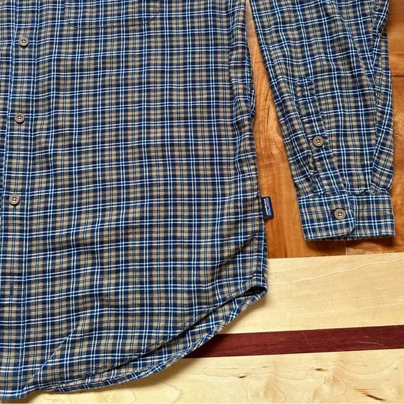 Patagonia Pima long sleeve button up organic cotton lightweight shirt - Picture 2 of 9